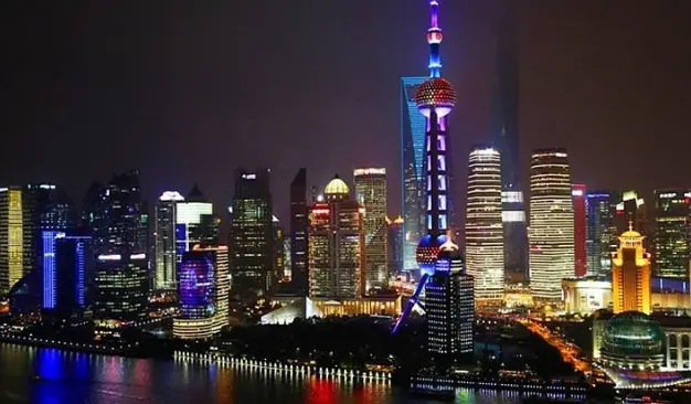 上海吃喝玩乐推荐资讯：同城交友与打卡地全攻略，解锁魔都潮玩新姿势 🎉